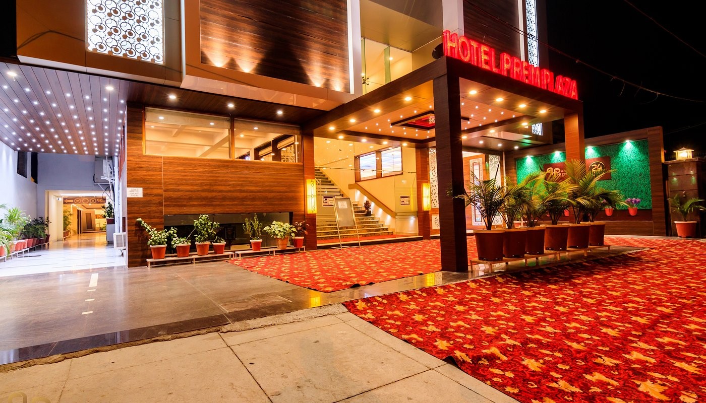 Lemon Tree Premier, City Center, Gurugram
